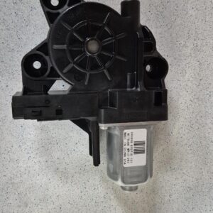 Motor fönsterhiss höger ÅM2007-2010, (used in middle door limousine)